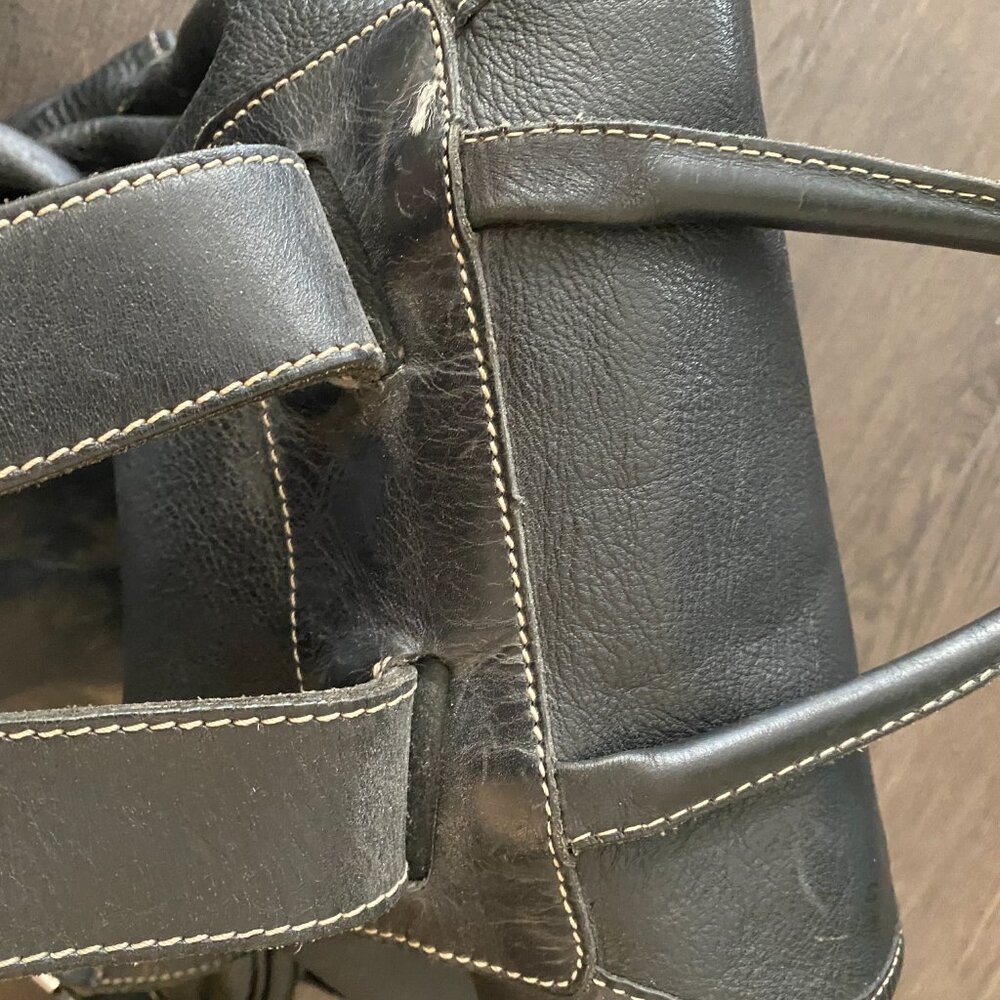 VINTAGE ROOTS LEATHER BACKPACK BLACK PREOWNED - Picture 4 of 16